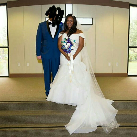 Demetrios Mermaid Wedding dress, veil & shaper - Picture 4 of 5